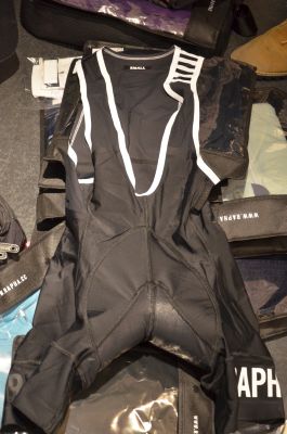 rapha11ss4.jpg